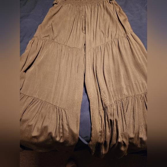 Wide leg slacks - Picture 2 of 4